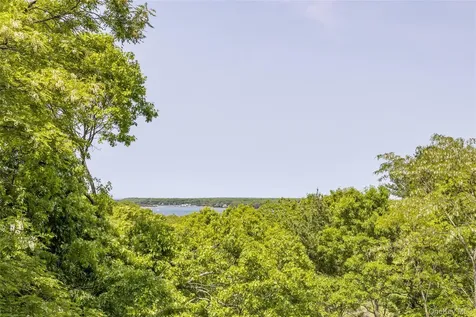 29 Oyster Pond Lane East Hampton NY 11937