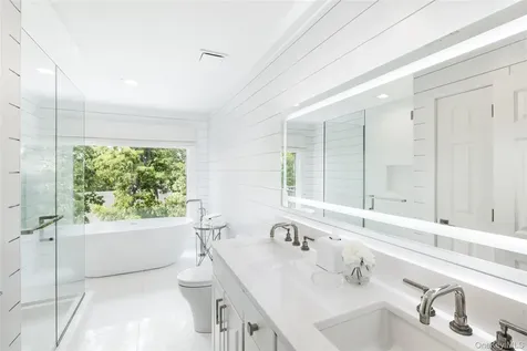 29 Oyster Pond Lane East Hampton NY 11937