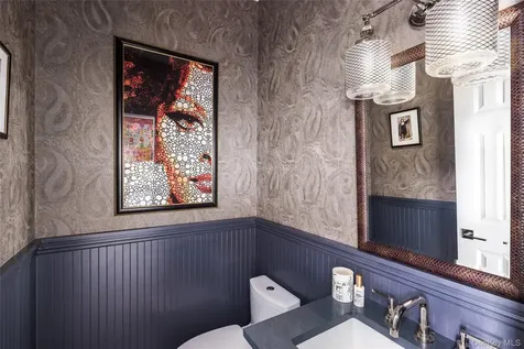 29 Oyster Pond Lane East Hampton NY 11937