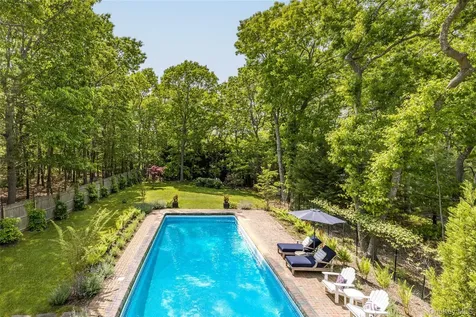 29 Oyster Pond Lane East Hampton NY 11937