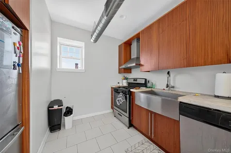 22 Cottage Street Middletown NY 10940