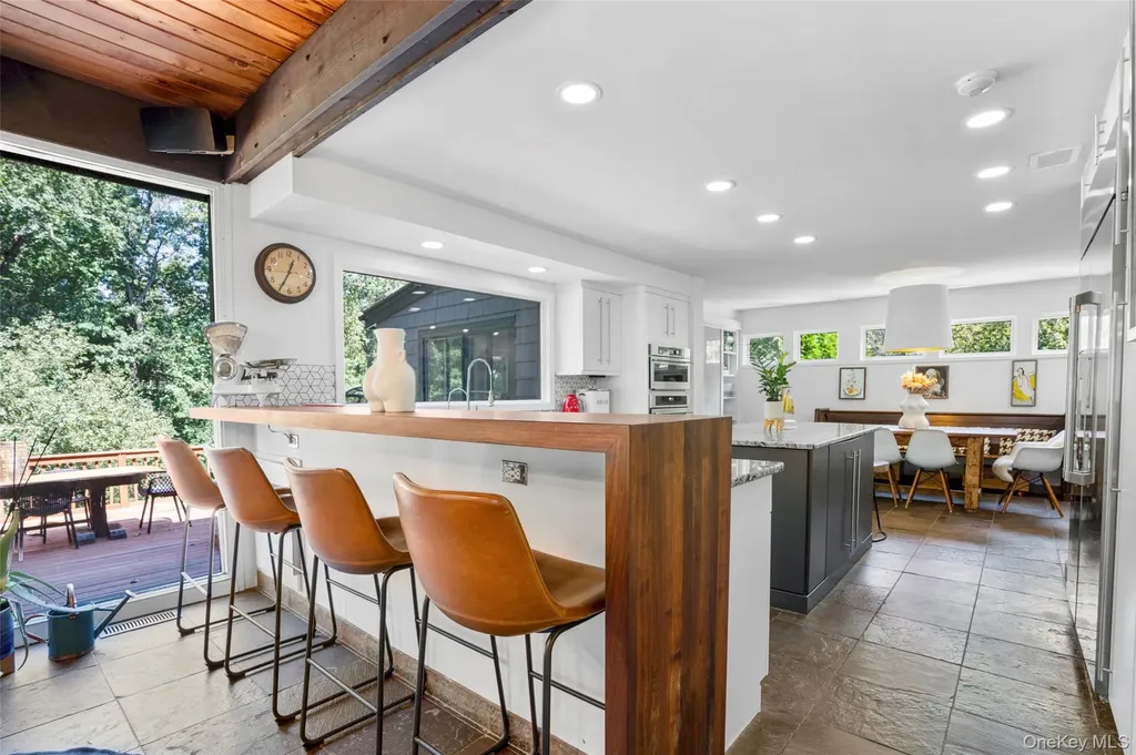 14 Leatherstocking Lane Mamaroneck NY 10543