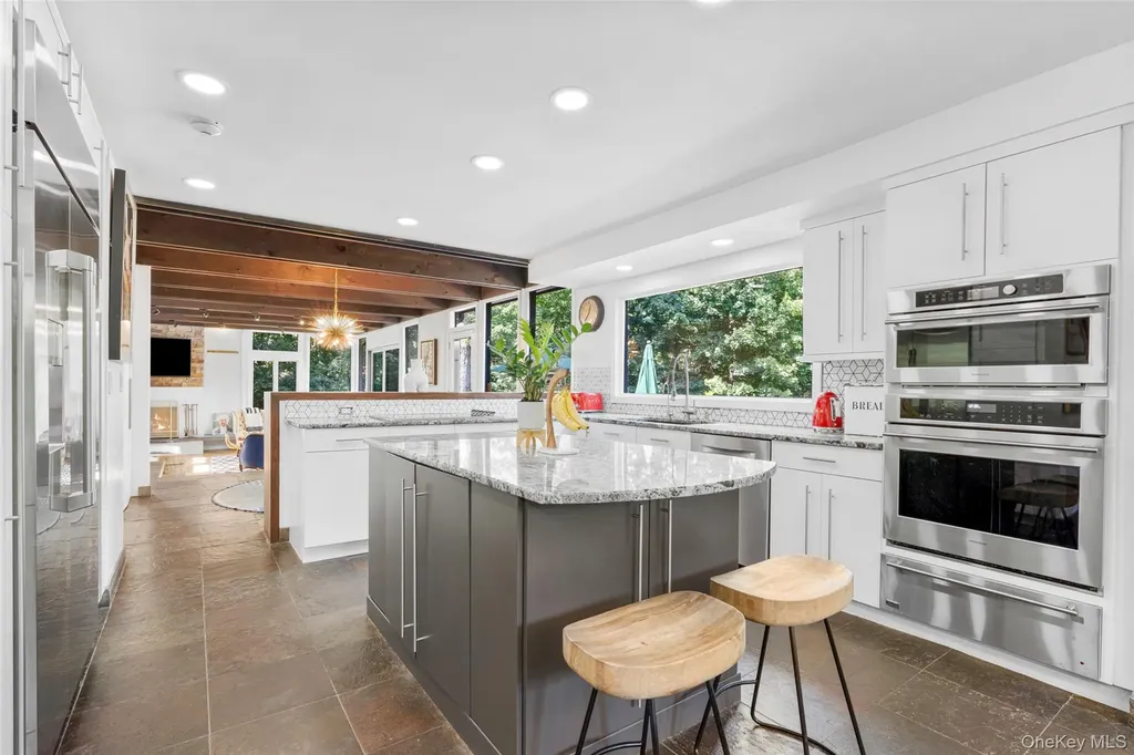 14 Leatherstocking Lane Mamaroneck NY 10543