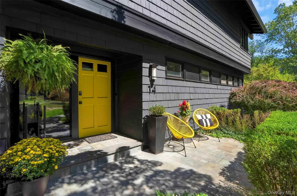 14 Leatherstocking Lane Mamaroneck NY 10543