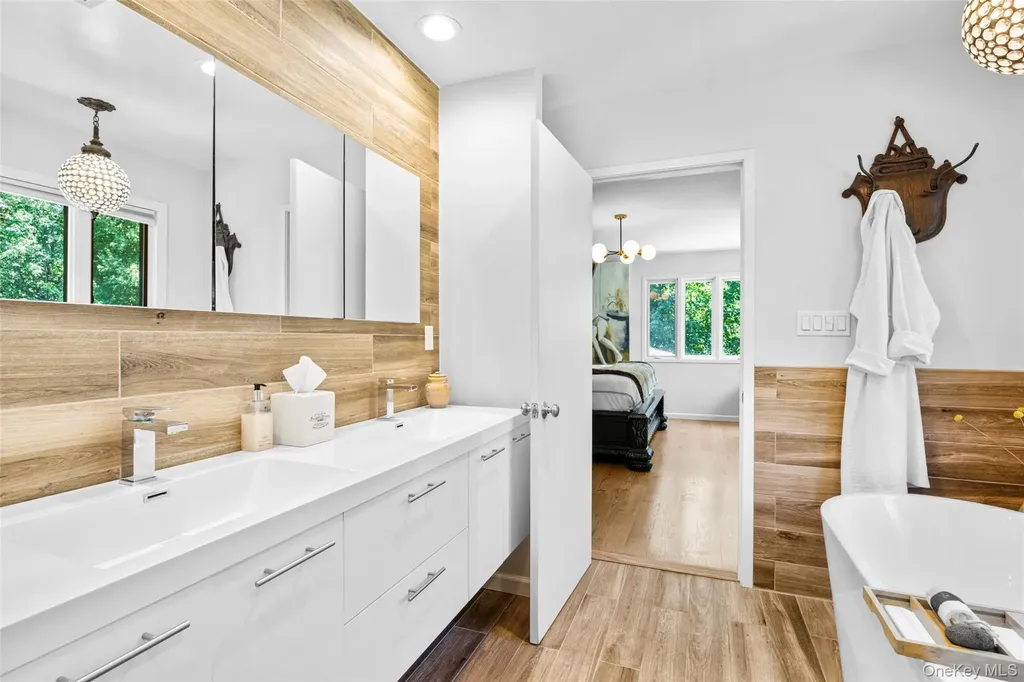 14 Leatherstocking Lane Mamaroneck NY 10543