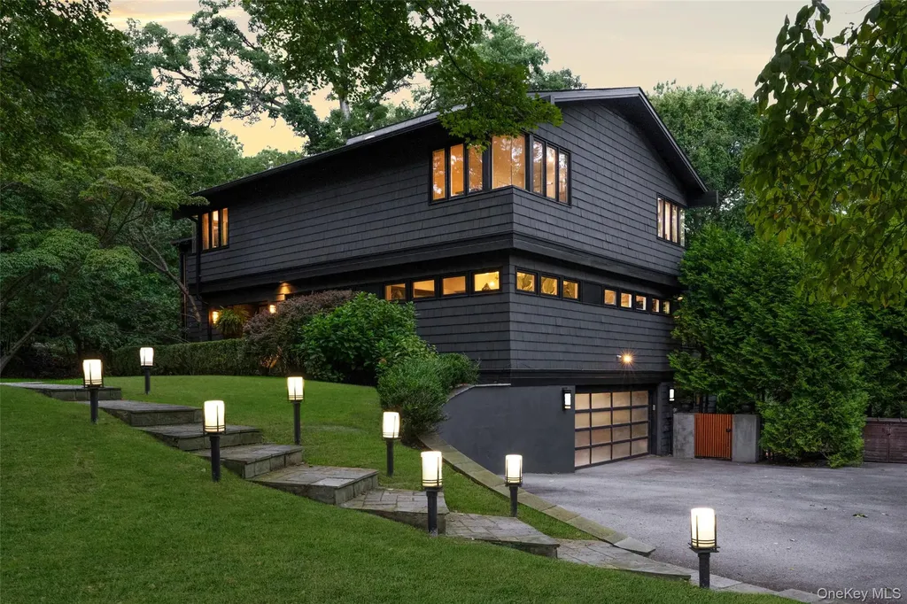 14 Leatherstocking Lane Mamaroneck NY 10543