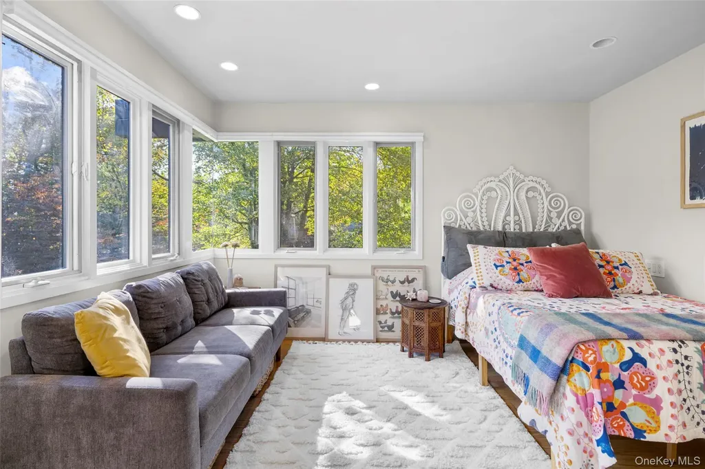 14 Leatherstocking Lane Mamaroneck NY 10543