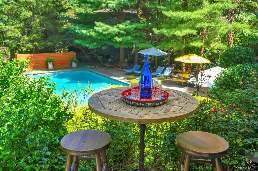 14 Leatherstocking Lane Mamaroneck NY 10543