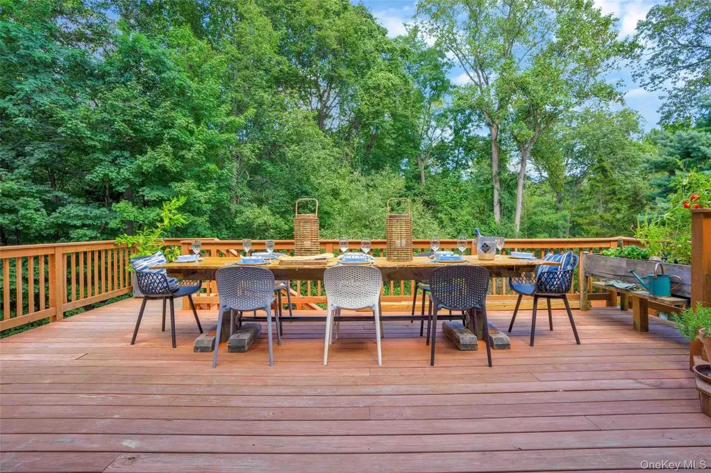 14 Leatherstocking Lane Mamaroneck NY 10543