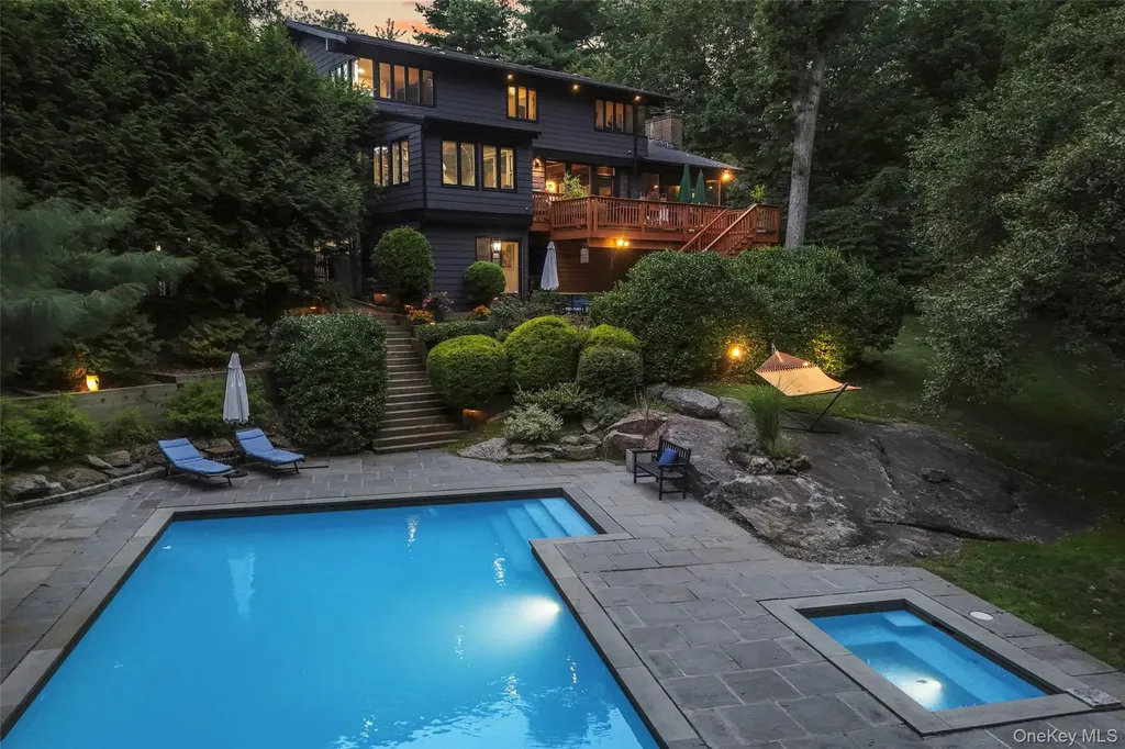 14 Leatherstocking Lane Mamaroneck NY 10543