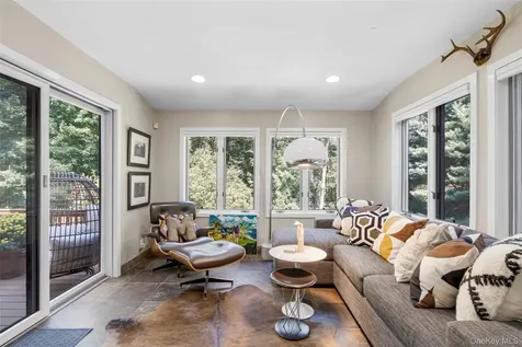 14 Leatherstocking Lane Mamaroneck NY 10543