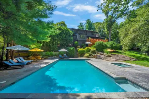 14 Leatherstocking Lane Mamaroneck NY 10543