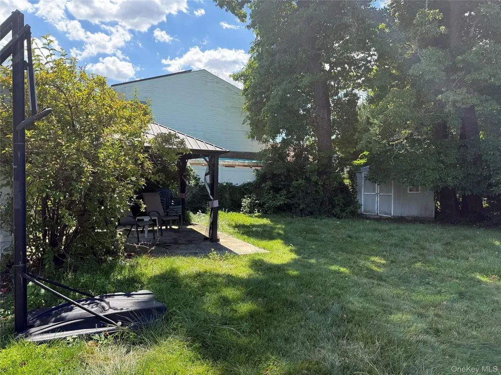 109 Cherry Drive W Plainview NY 11803