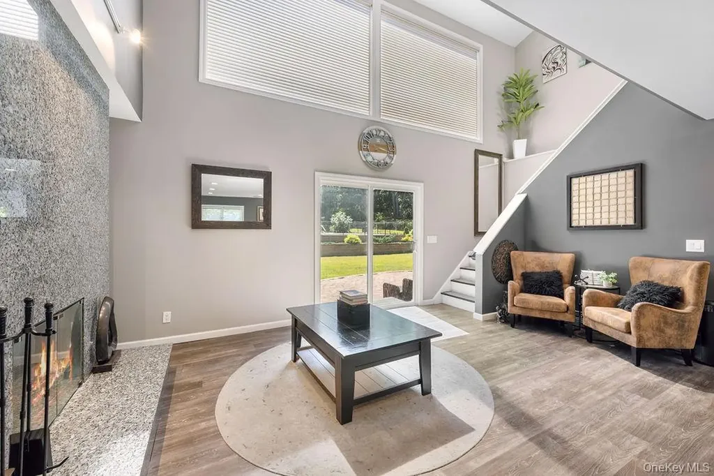 30 Lone Oak Path Smithtown NY 11787
