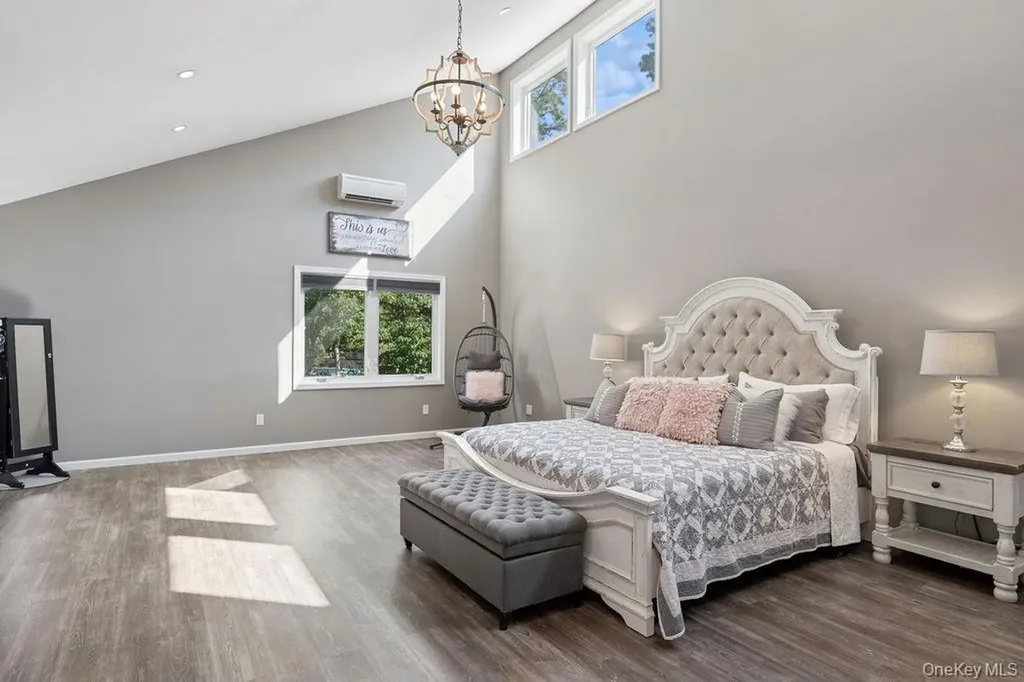 30 Lone Oak Path Smithtown NY 11787