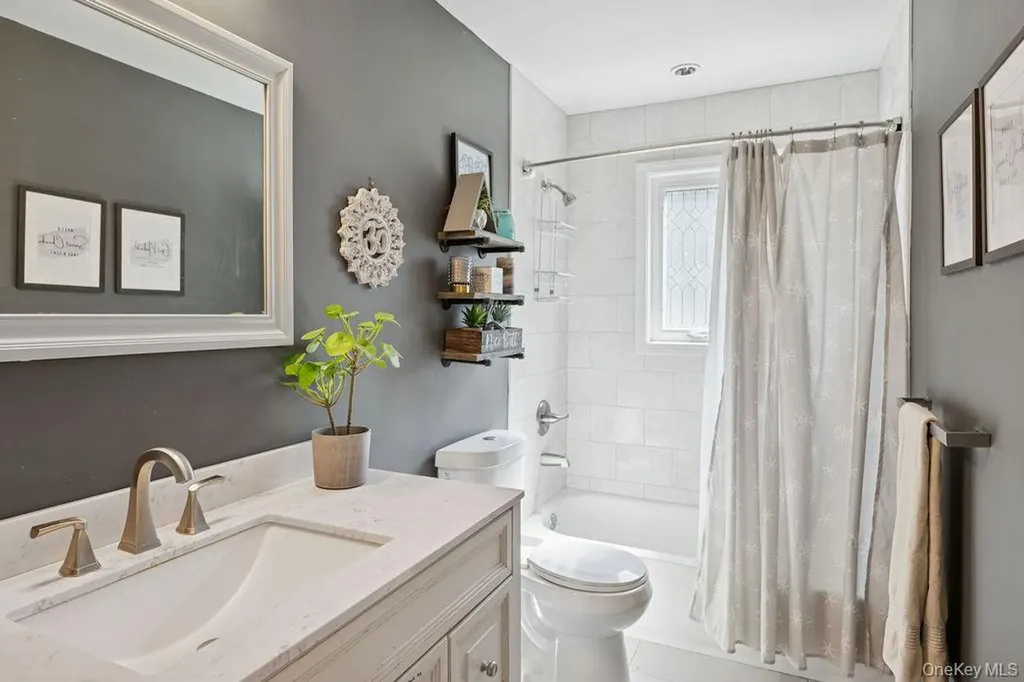 30 Lone Oak Path Smithtown NY 11787