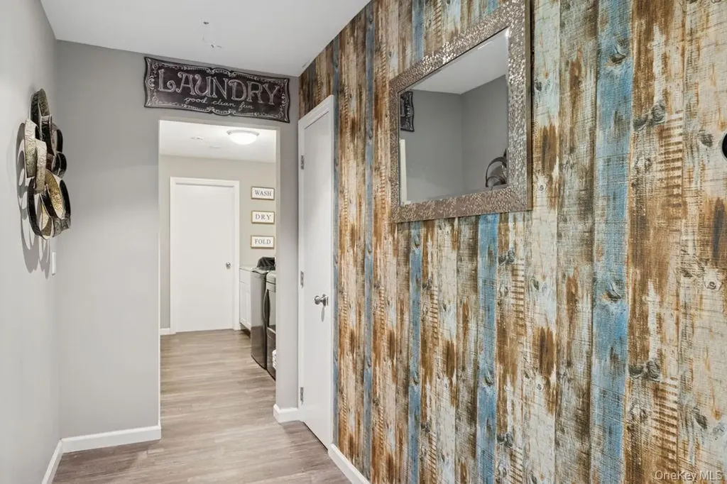 30 Lone Oak Path Smithtown NY 11787