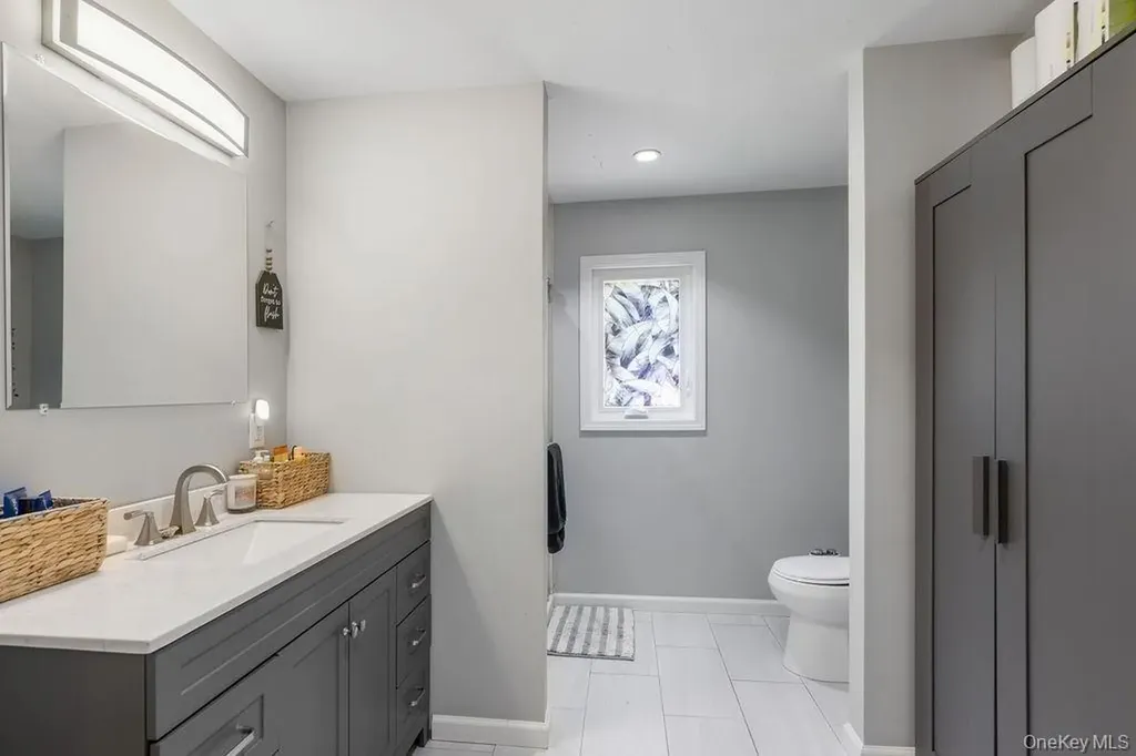 30 Lone Oak Path Smithtown NY 11787