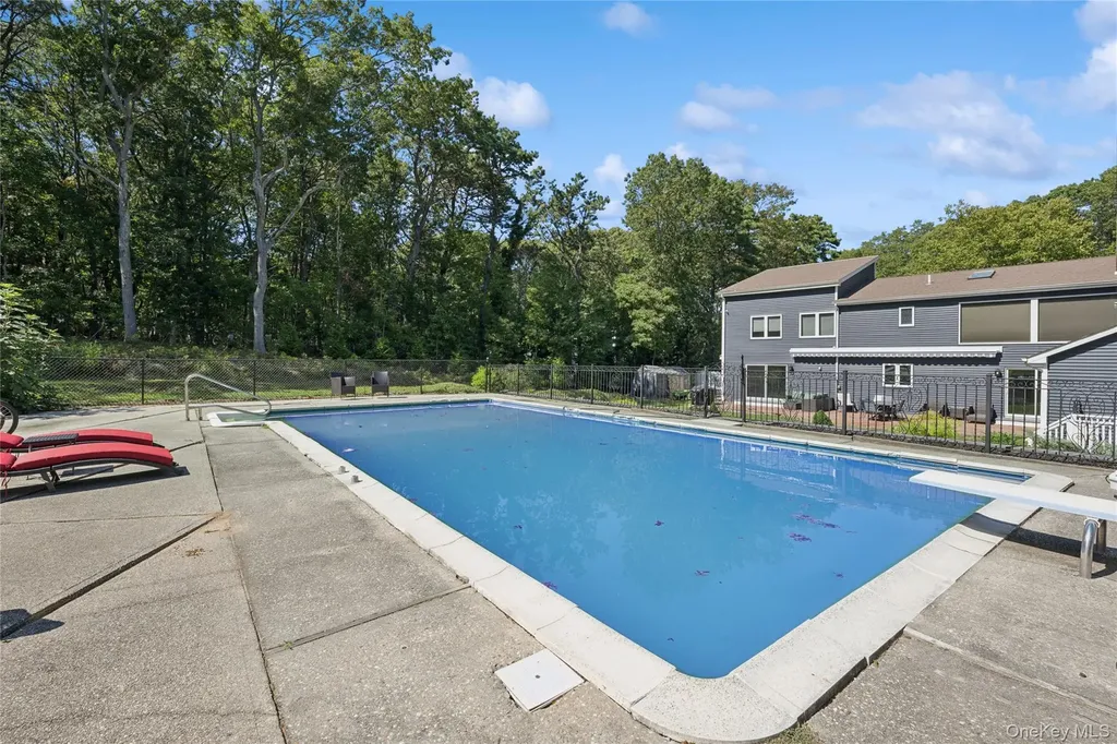30 Lone Oak Path Smithtown NY 11787
