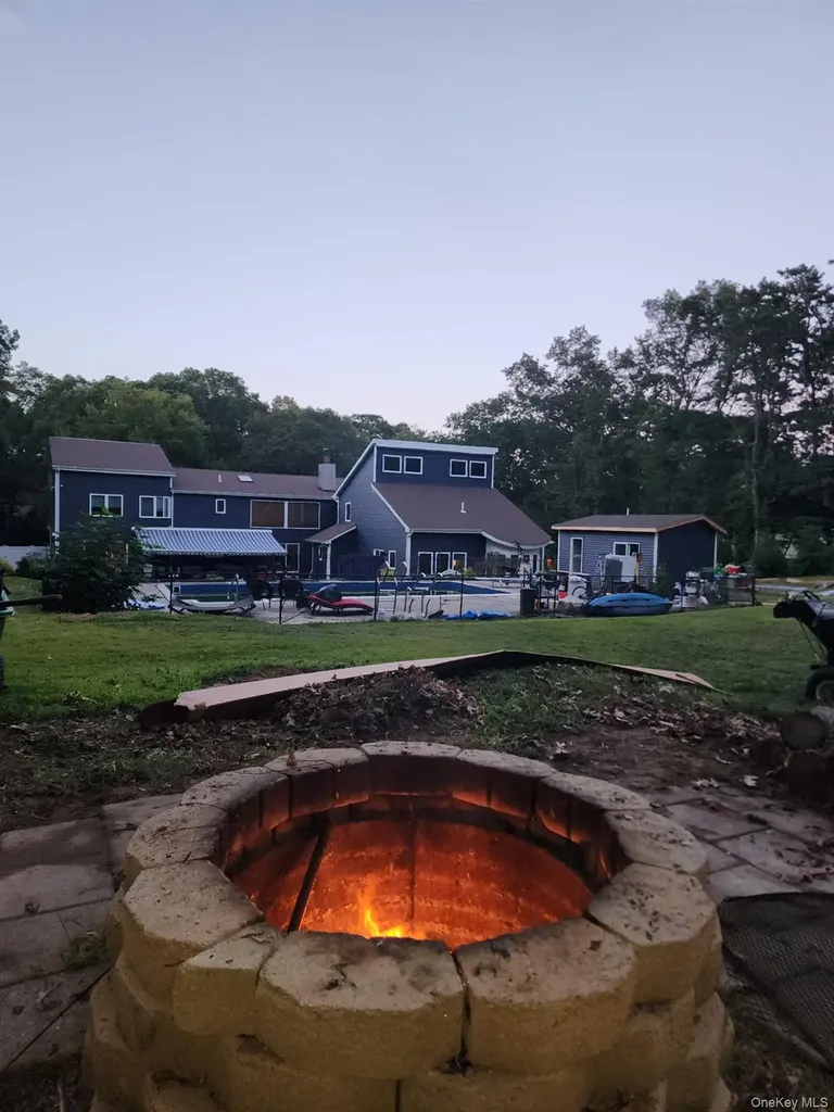 30 Lone Oak Path Smithtown NY 11787