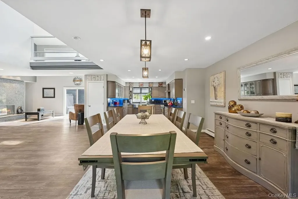 30 Lone Oak Path Smithtown NY 11787
