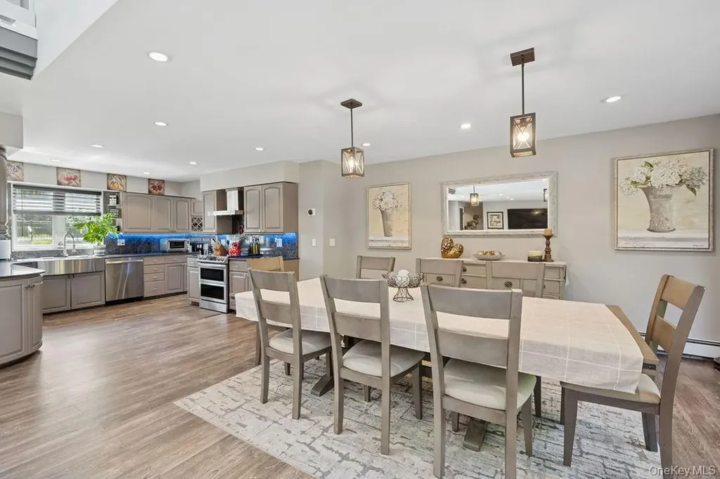 30 Lone Oak Path Smithtown NY 11787