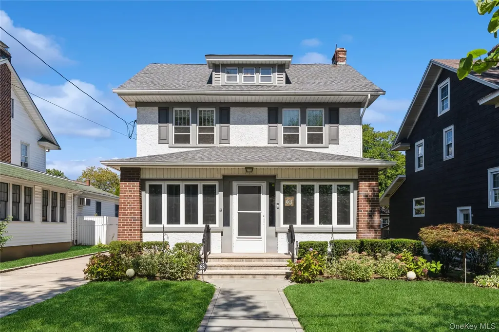 63 Lenox Avenue Lynbrook NY 11563