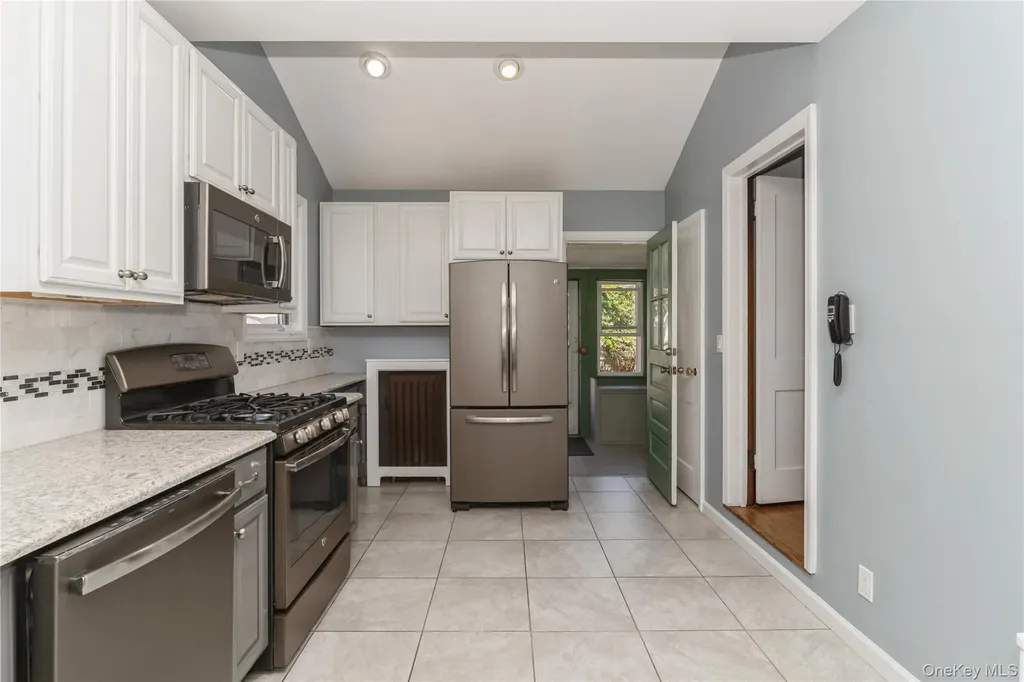 63 Lenox Avenue Lynbrook NY 11563