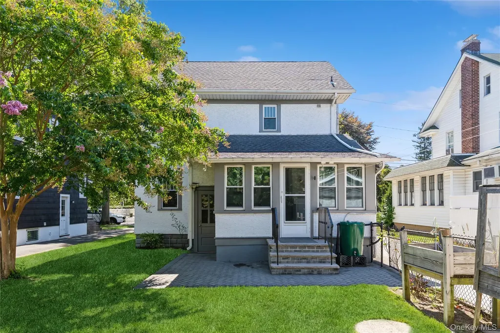 63 Lenox Avenue Lynbrook NY 11563