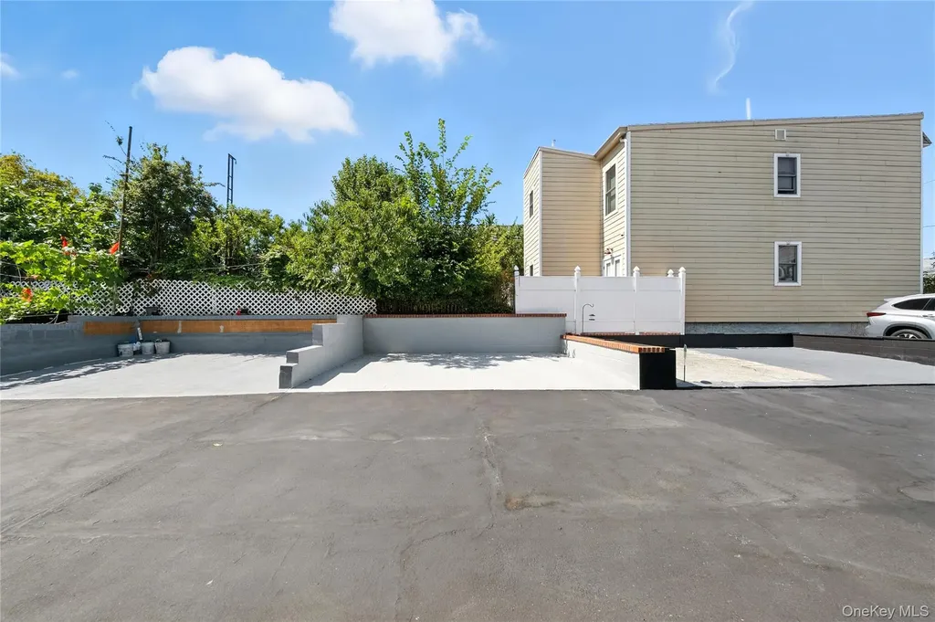 5958 69th Place Maspeth NY 11378
