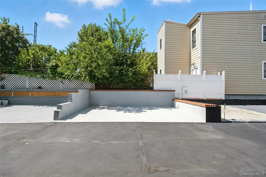 5958 69th Place Maspeth NY 11378