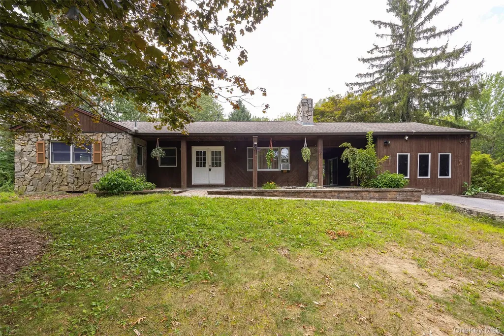 993 State Route 32 Wallkill NY 12589