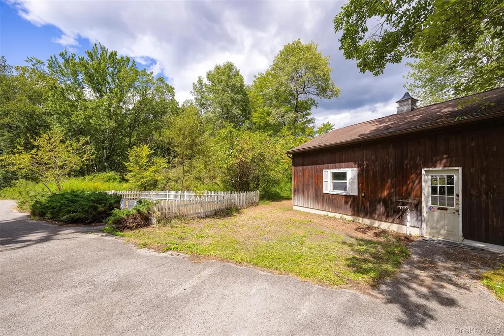 993 State Route 32 Wallkill NY 12589