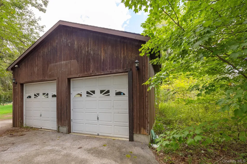 993 State Route 32 Wallkill NY 12589