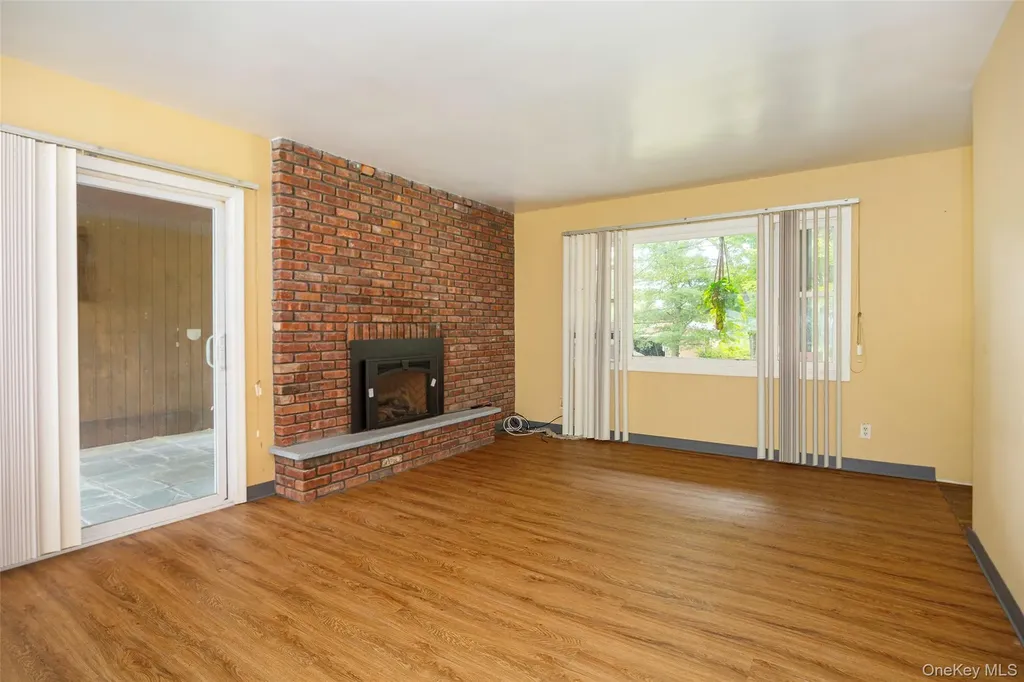 993 State Route 32 Wallkill NY 12589