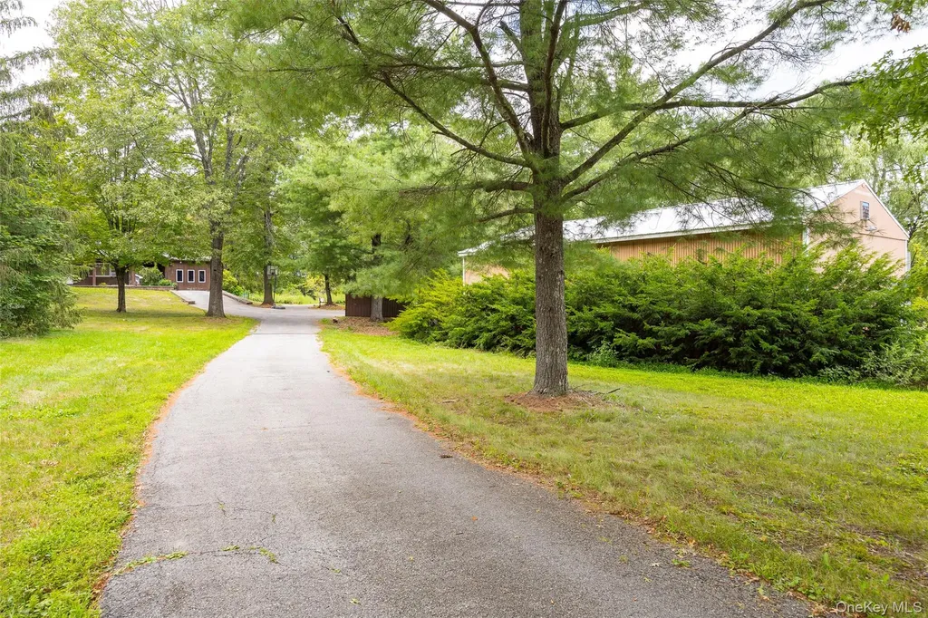 993 State Route 32 Wallkill NY 12589