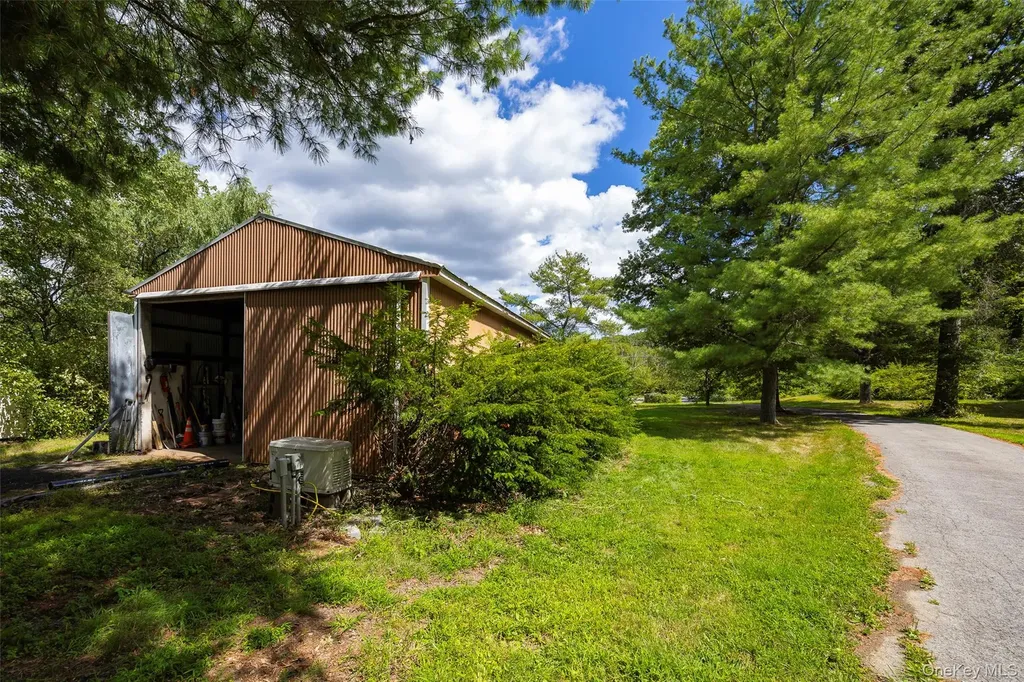 993 State Route 32 Wallkill NY 12589