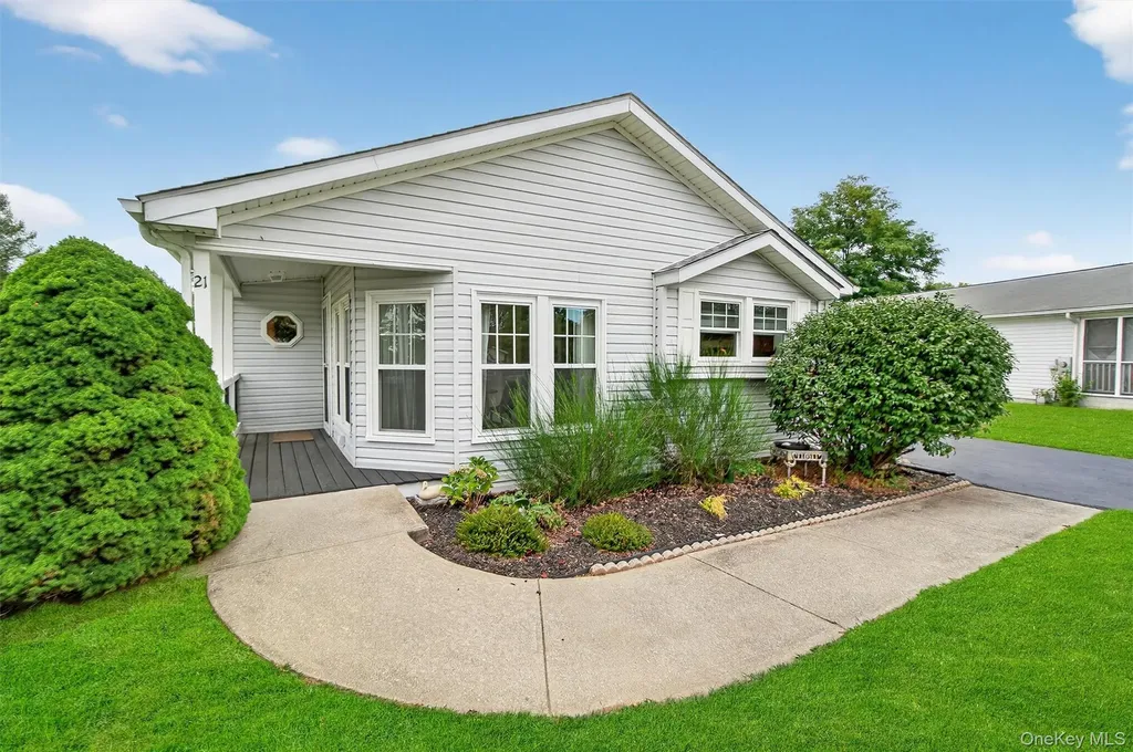 21 Vista Lane Poughkeepsie NY 12603