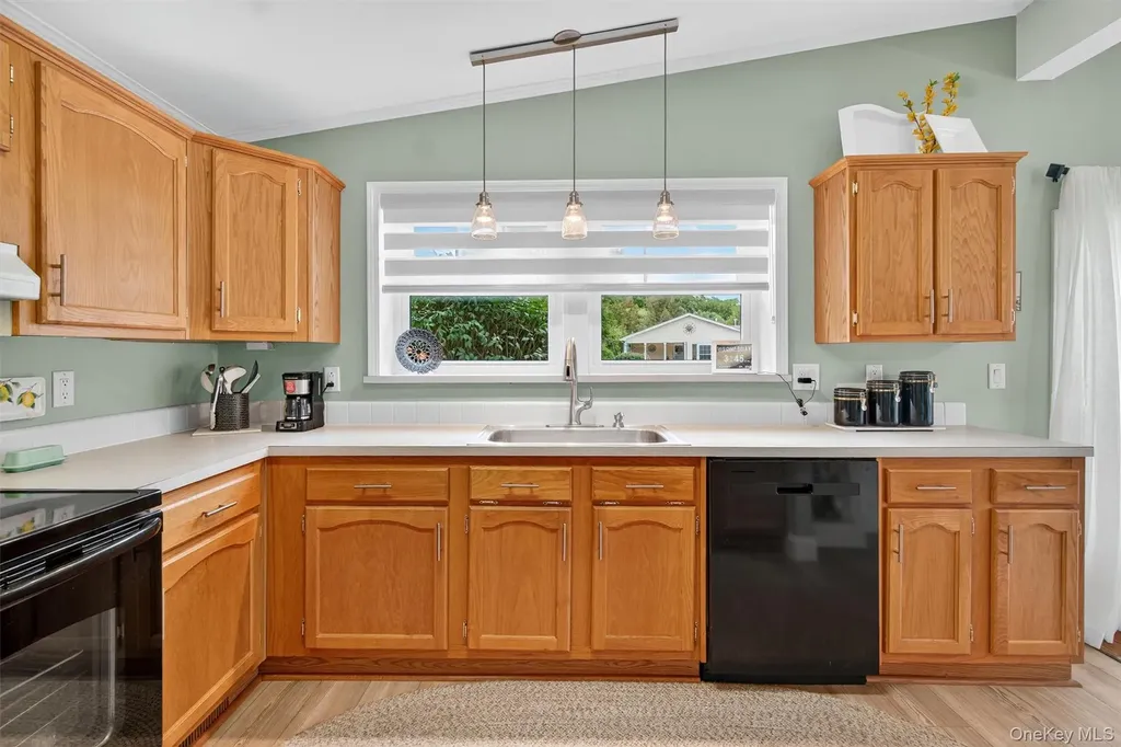 21 Vista Lane Poughkeepsie NY 12603