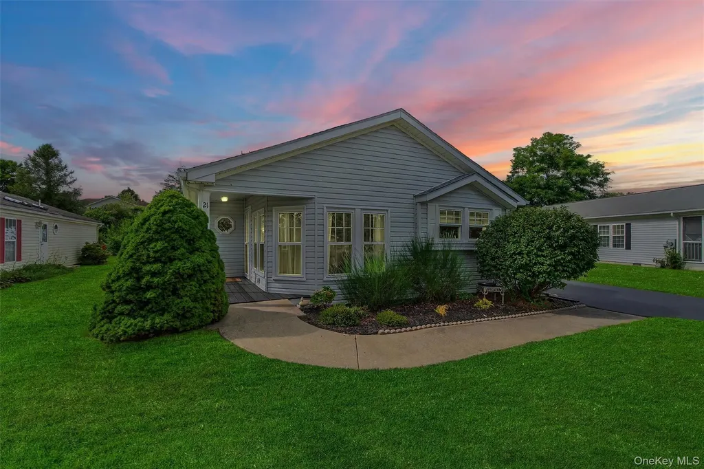 21 Vista Lane Poughkeepsie NY 12603