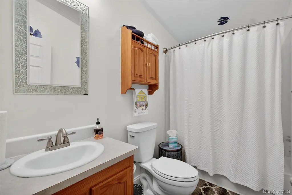 21 Vista Lane Poughkeepsie NY 12603