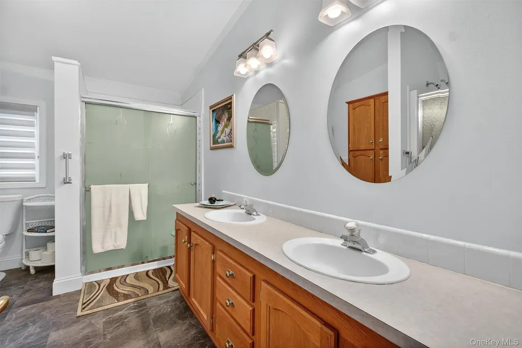 21 Vista Lane Poughkeepsie NY 12603