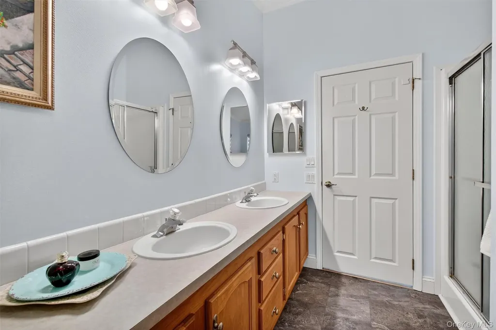 21 Vista Lane Poughkeepsie NY 12603