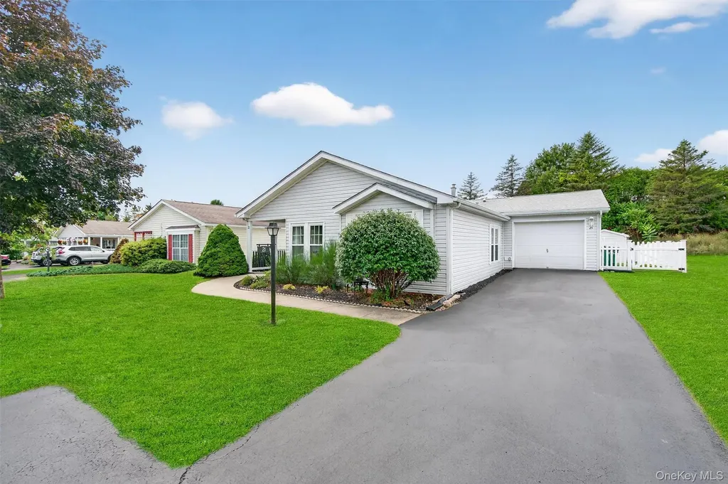 21 Vista Lane Poughkeepsie NY 12603
