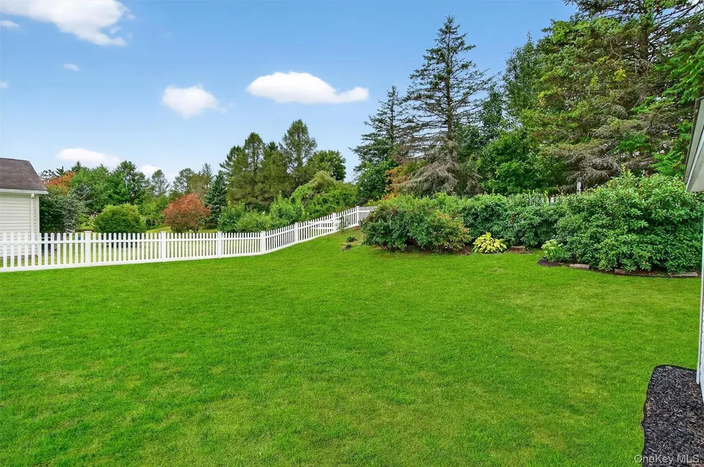 21 Vista Lane Poughkeepsie NY 12603