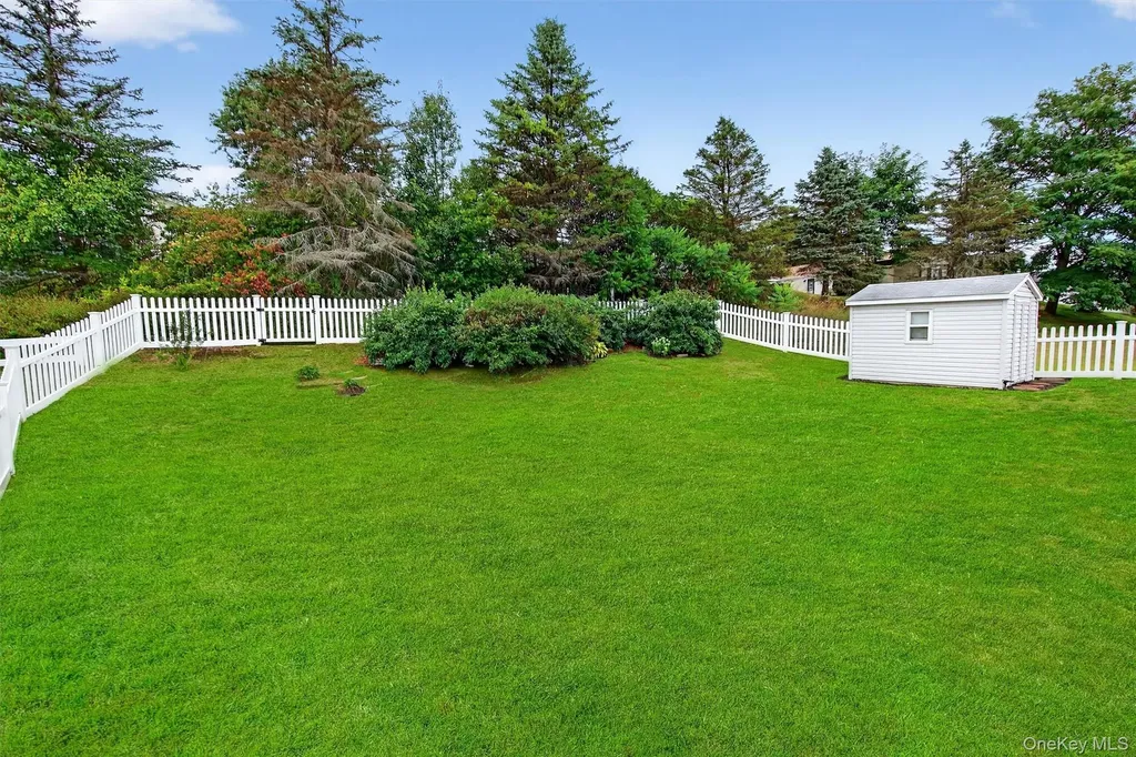 21 Vista Lane Poughkeepsie NY 12603