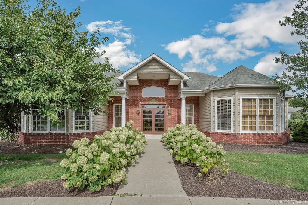 21 Vista Lane Poughkeepsie NY 12603