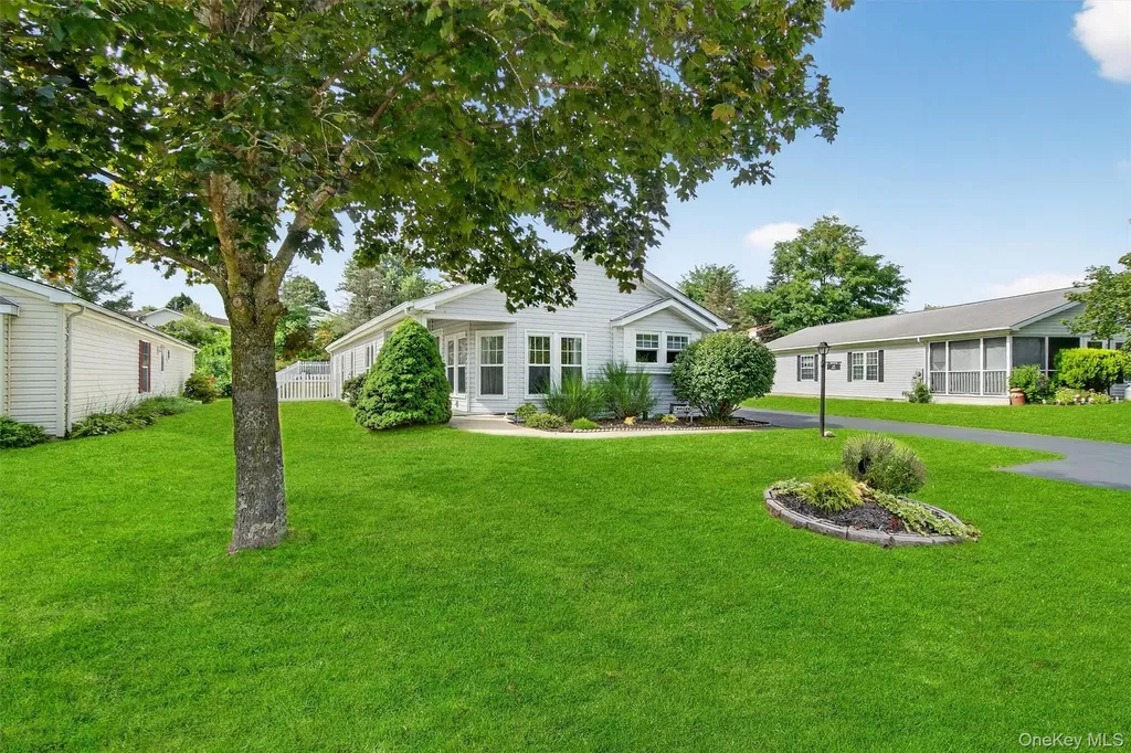 21 Vista Lane Poughkeepsie NY 12603