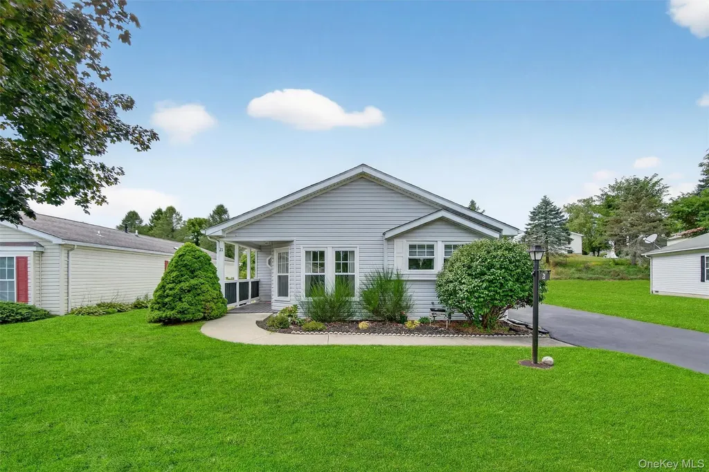 21 Vista Lane Poughkeepsie NY 12603