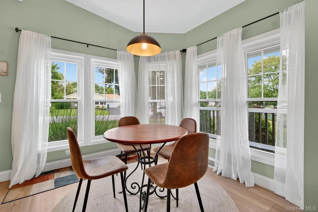 21 Vista Lane Poughkeepsie NY 12603